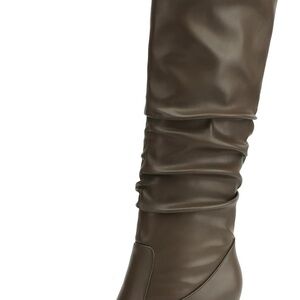 Elegant Brown Women's Boots